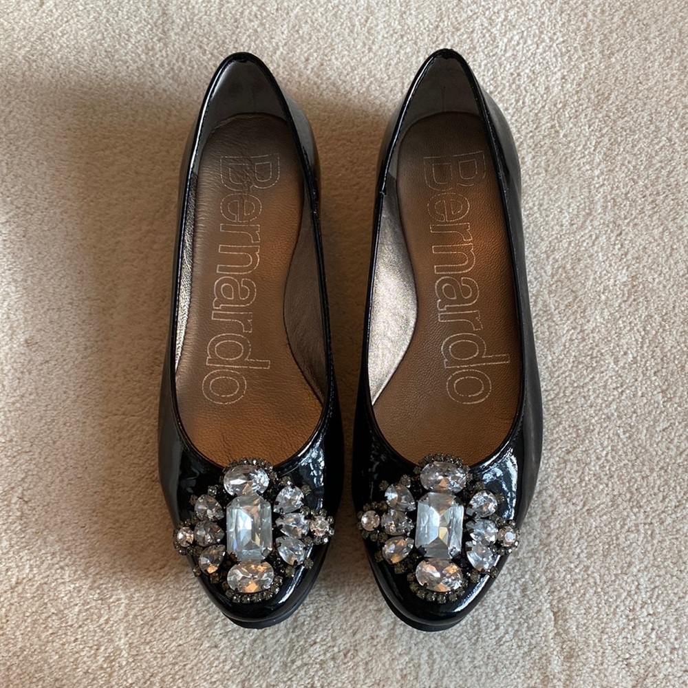 NWOT Bernardo Black Patent Embellished Flats